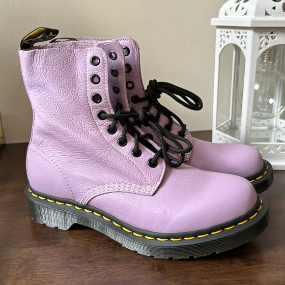 Dr Martens 1460 WOMEN'S BLACK EYELET
LACE UP BOOTS new size 8 - Picture 2 of 11